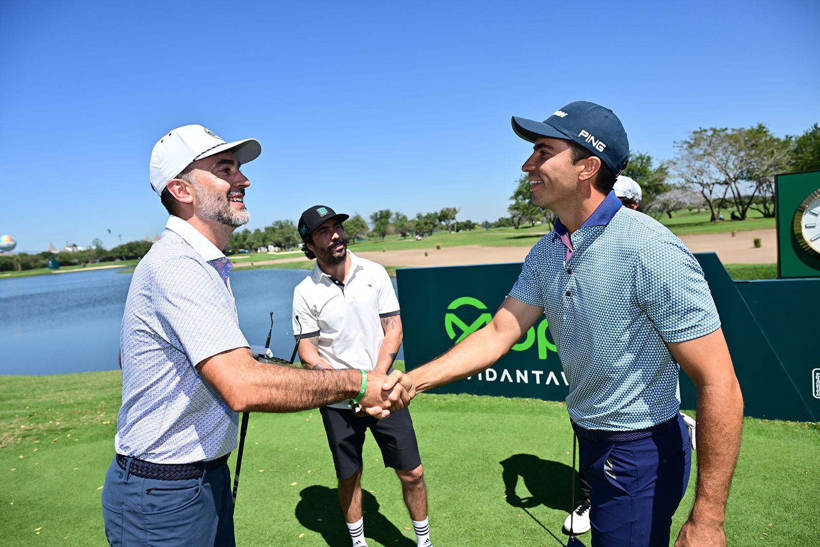 Pro-Am handshake at Mexico Open Vidanta